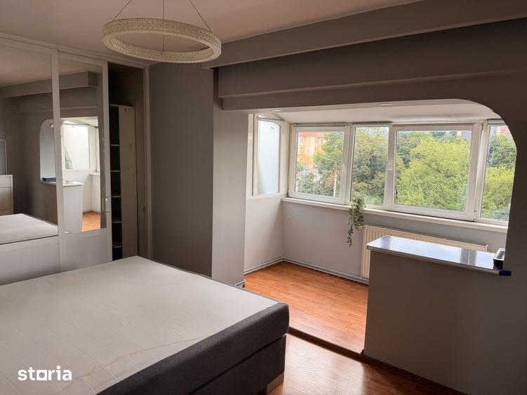 Apartament cu 3 camere în Tineretului