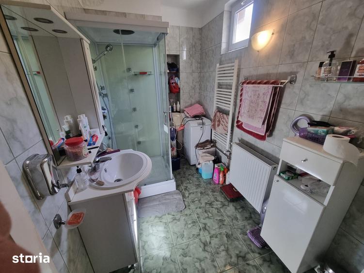 Casă cu 7 camere decomandat cu Teren 767 Mp în Ultracentral