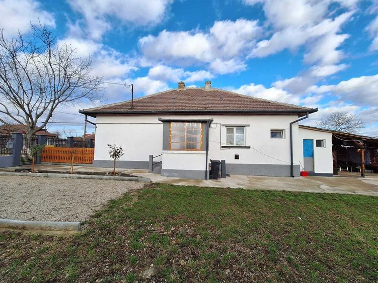 Casă cu 2 camere în Central