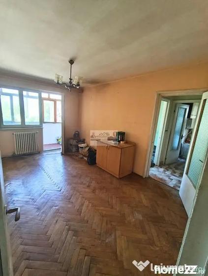 Apartament cu 4 camere decomandat în Central