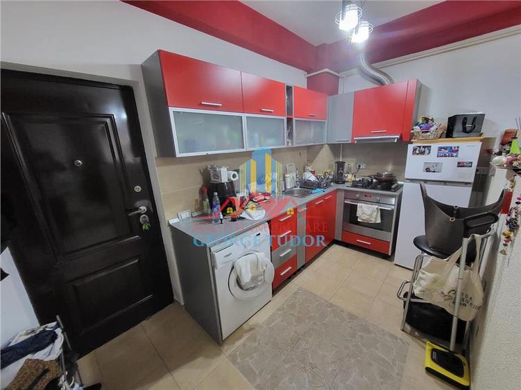 Apartament cu 2 camere decomandat, mobilat în Militari
