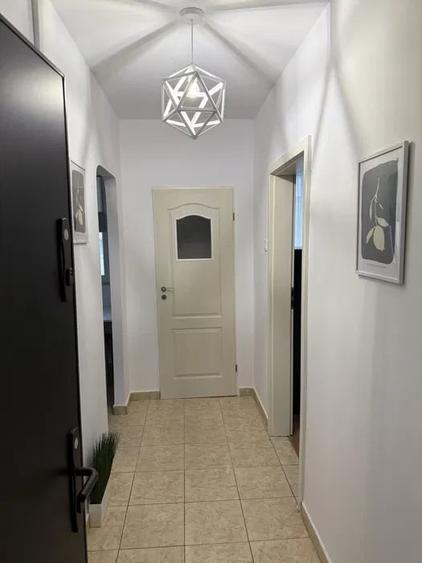 Apartament cu 2 camere decomandat, mobilat în 1 Mai