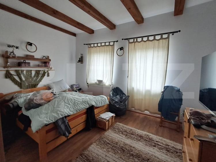 Casă individuală cu 10 camere cu Canalizare în Sâncraiu de Mureș