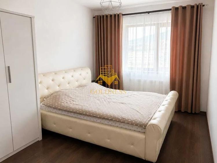 Apartament cu 3 camere semidecomandat, mobilat în Florești