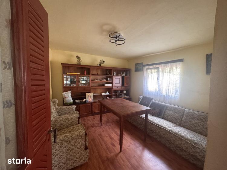 Casă cu 3 camere cu Teren 2000 Mp în Stâlpeni