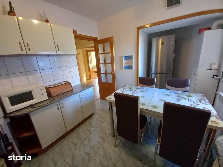 Apartament cu 3 camere în Tomis I
