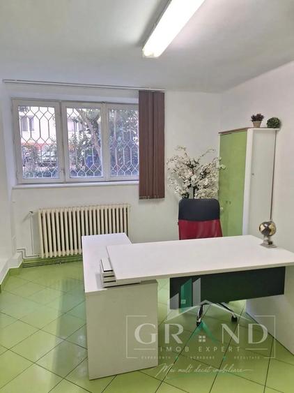 Apartament cu 2 camere semidecomandat, mobilat în Horea