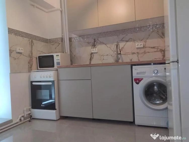 Garsonieră decomandată în Central