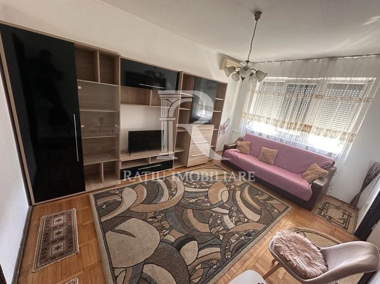Apartament cu 3 camere decomandat, mobilat în Dacia