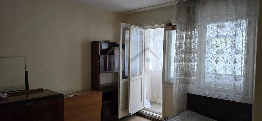 Apartament cu 2 camere semidecomandat în Filiași