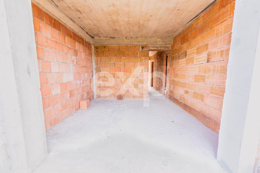 Casă individuală cu 5 camere cu Canalizare în Sânpetru