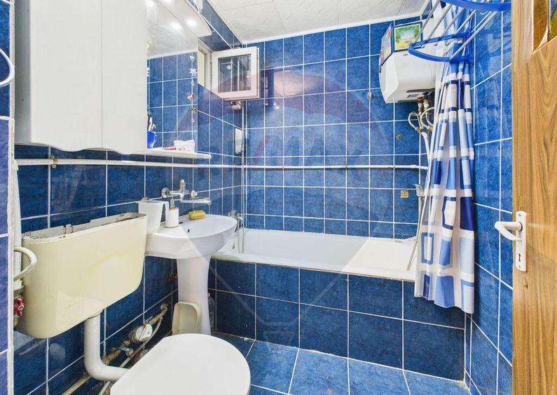 Apartament cu 3 camere semidecomandat în Basarabia