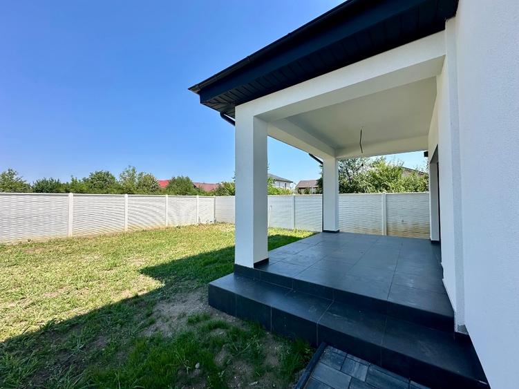 Casă individuală cu 4 camere cu Teren 497 Mp în Domnești