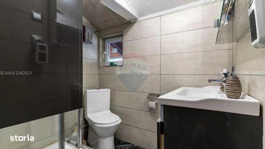 Casă cu 4 camere cu Teren 160 Mp în Călățele