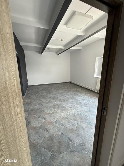 Spațiu comercial, de 312 mp, în Șerbănești