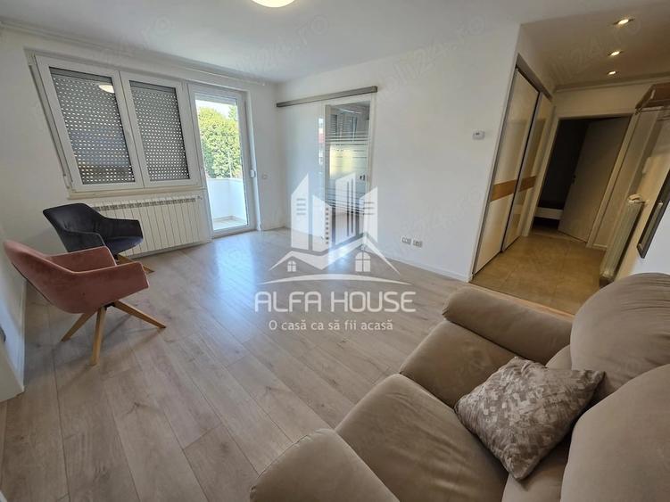 Apartament cu 3 camere semidecomandat în Central
