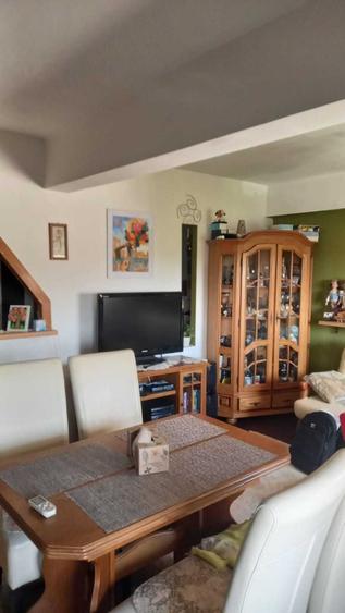 Apartament cu 4 camere decomandat în Moara