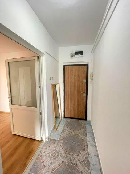 Apartament cu 2 camere decomandat în Podu Roș