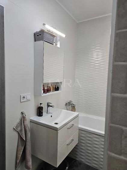 Apartament cu 3 camere decomandat, mobilat în Sânnicoară