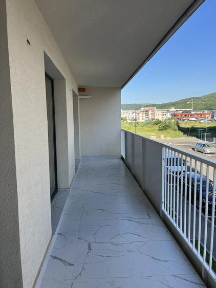 Apartament cu 3 camere decomandat în Florești