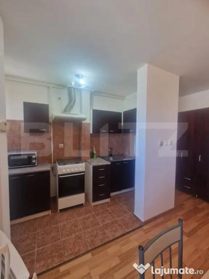 Apartament cu 2 camere semidecomandat în Girocului