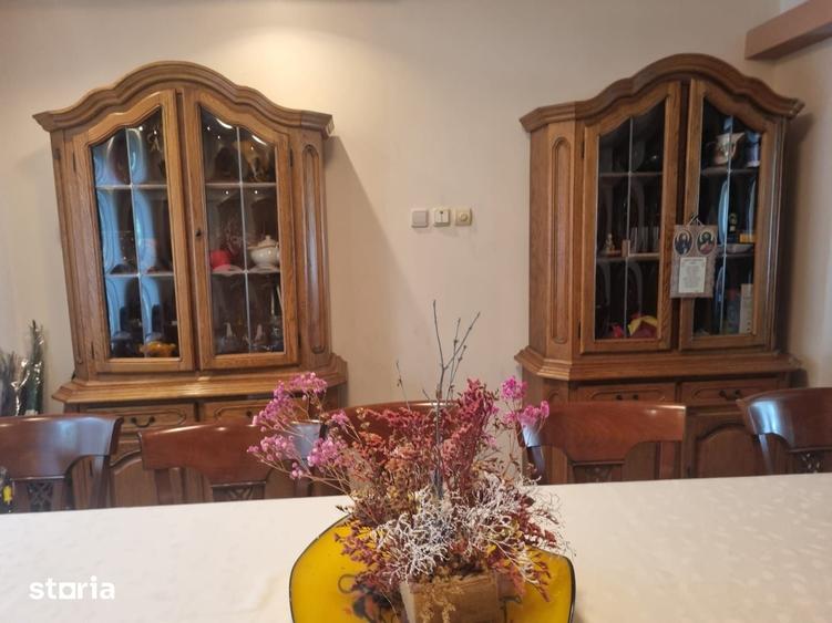 Casă cu 10 camere cu Teren 2500 Mp în Central