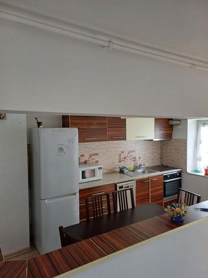 Apartament cu 3 camere decomandat, mobilat în Brătianu