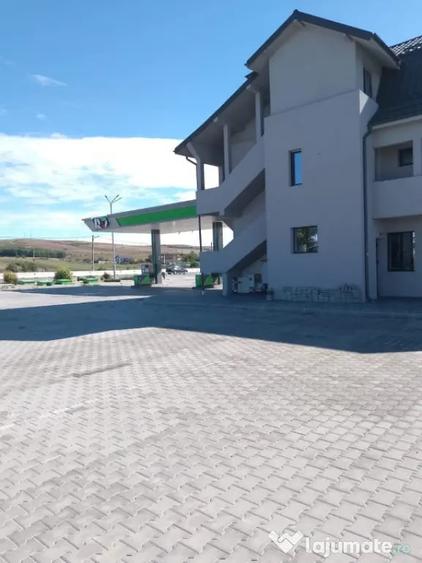 Spațiu comercial, de 240 mp, în Brădești