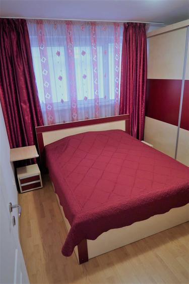 Apartament cu 3 camere decomandat în Drumul Taberei