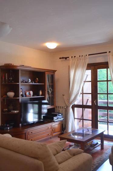 Apartament cu 4 camere decomandat în Cioplea