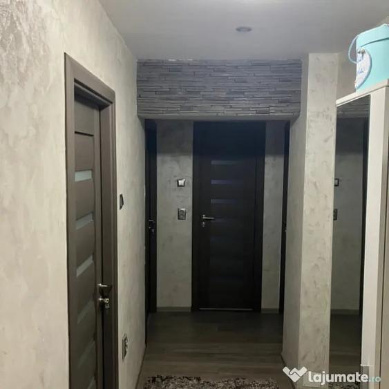 Apartament 2 camere decomandat, zona Segarcea - 4