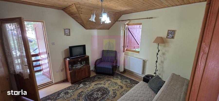 Casă cu 4 camere în Central