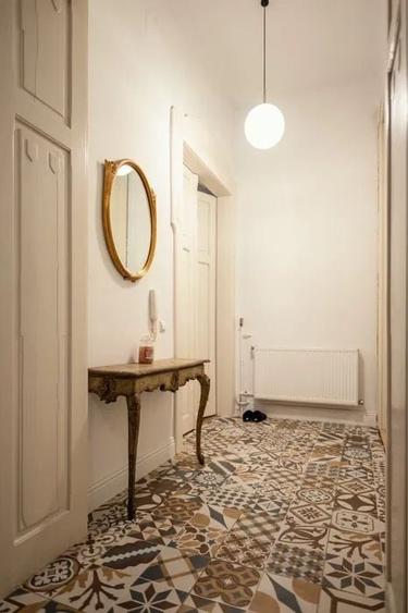Apartament cu 2 camere semidecomandat, mobilat în P-ța Unirii