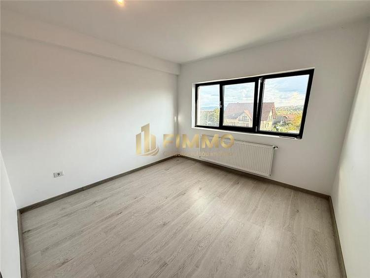 Apartament cu 3 camere decomandat în Ipotești