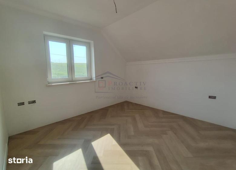 Casă cu 4 camere cu Teren 400 Mp în Ipotești
