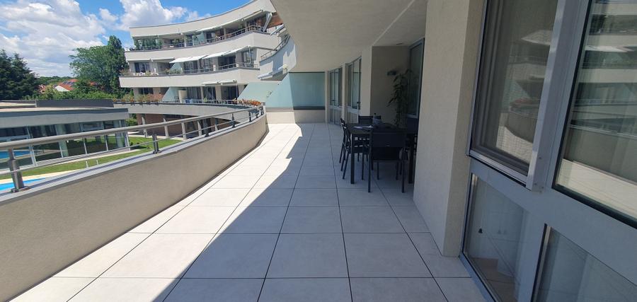 Apartament cu 3 camere decomandat, mobilat în Iancu Nicolae