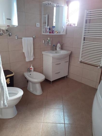 Casă cu 3 camere în Mărăcineanu