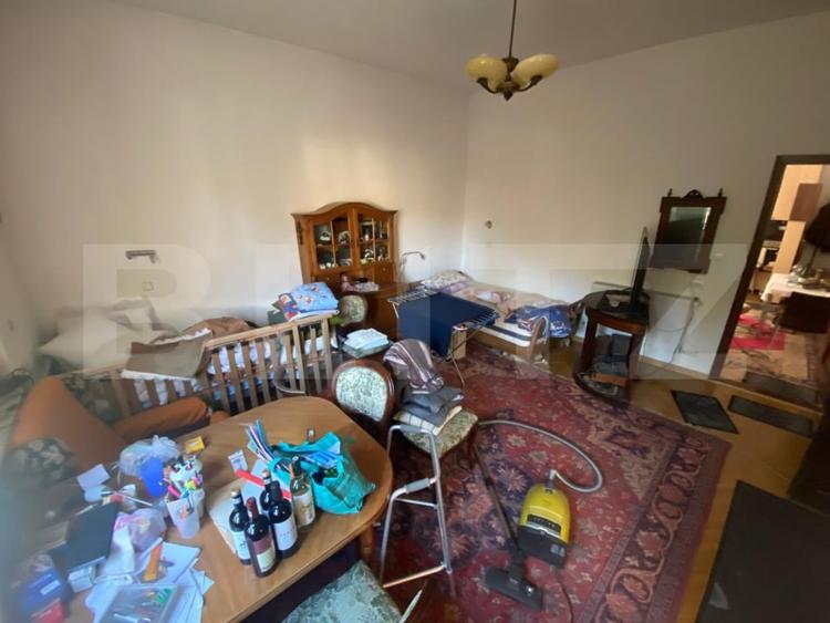 Apartament cu 6 camere decomandat în Central