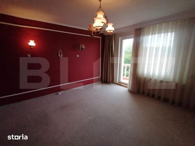 Casă cu 10 camere cu Teren 450 Mp în Gruia