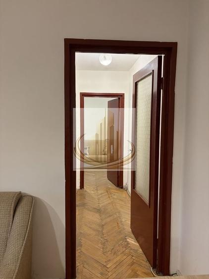 Apartament cu 3 camere semidecomandat, mobilat în Cetății