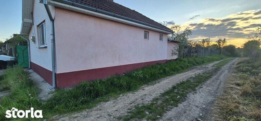 Casă cu 2 camere cu Teren 1900 Mp în Copăcel