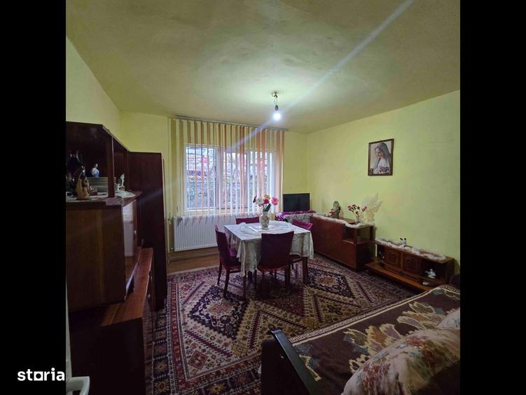Casă cu 4 camere în Central