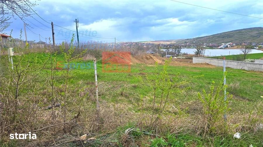 Teren intravilan cu vedere spre lac Aroneanu (loc. Sorogari) - 2