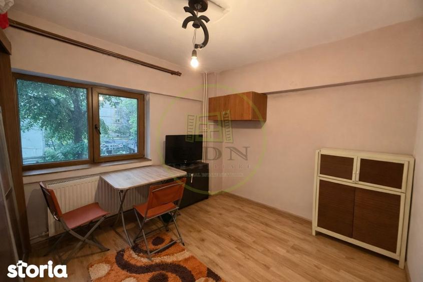 Apartament cu 4 camere semidecomandat în Lăpuș Argeș