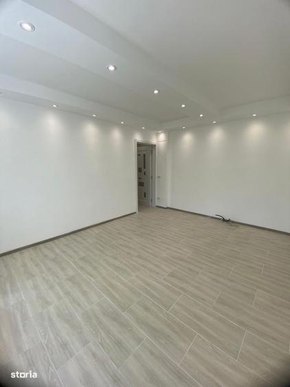 Apartament cu 3 camere semidecomandat în Narcisa