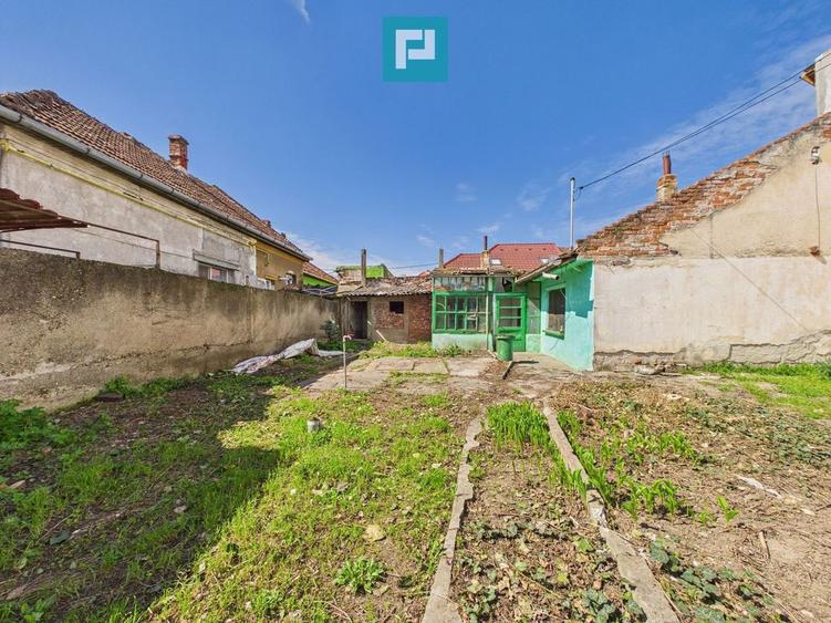 Casă cu 2 camere cu Teren 241 Mp în Aradul Nou