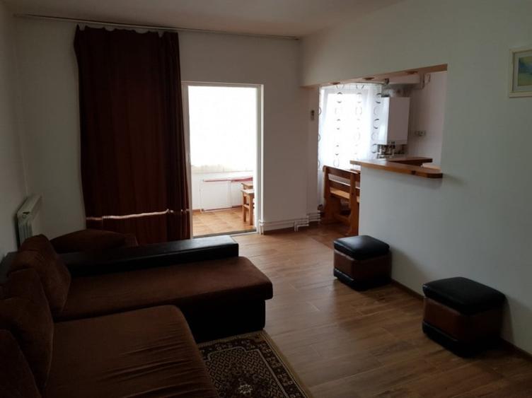 Apartament cu 2 camere decomandat în Delfinariu