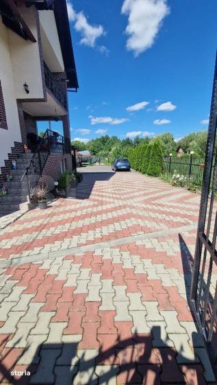 Casă cu 4 camere cu Teren 1600 Mp în Vulcan