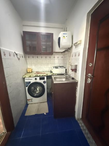 Garsonieră decomandată, mobilată în Lipovei