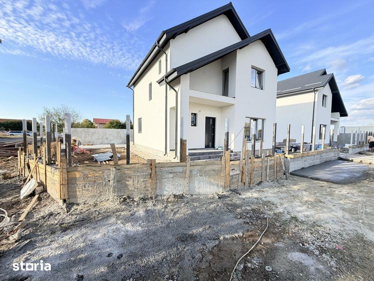 Casă cu 4 camere cu Teren 260 Mp în Glina